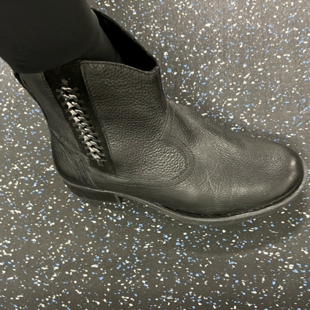Genuine Leather Boots / Booties - Sz 7.5 - Black